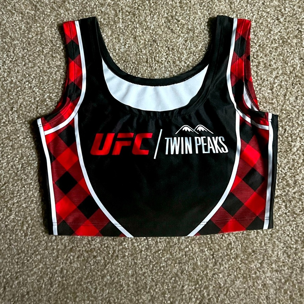 Twin peaks ufc jersey top